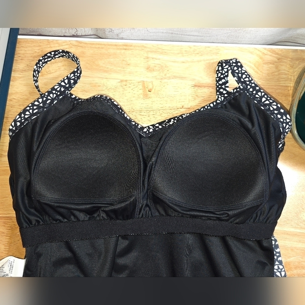 L.L. Bean Slimming Tankini Top Size 16 Misses Regular - Picture 3 of 5